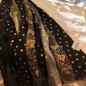 Women’s accessories- neck scarf